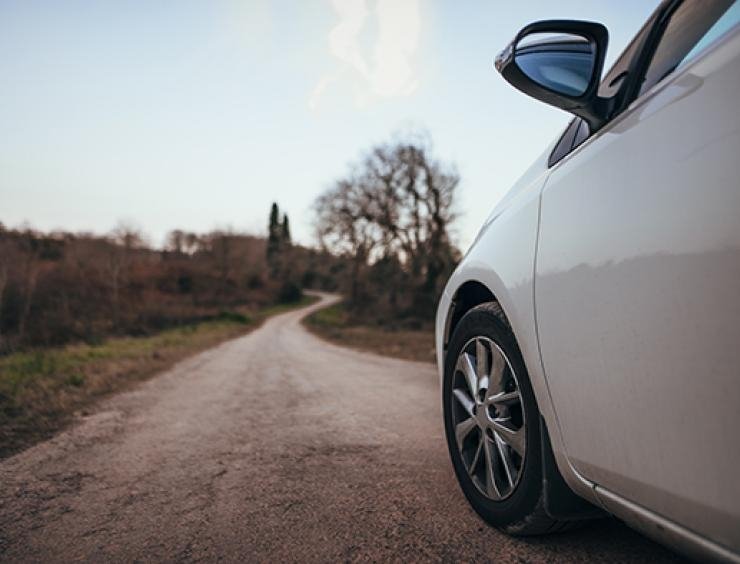 N’est-il pas plus cher d'alterner entre les pneus été et hiver ?
